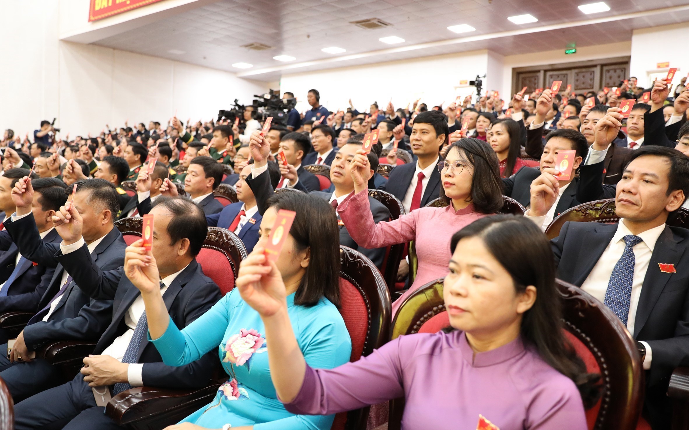 Les délégués lors du premier Congrès provincial du Parti de Ninh Binh pour la période 2025-2030, Photo : VNA