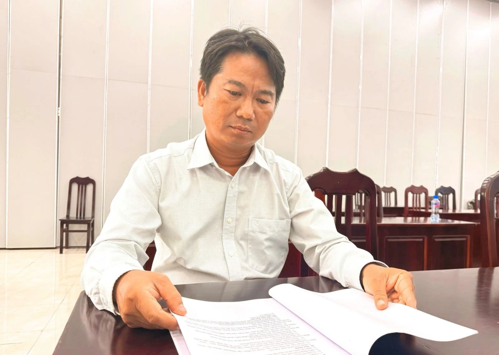 Tran Van Binh, secrétaire de la cellule du Parti du hameau de Giong Bang, commune frontalière de Thuong Phuoc, province de Dong Thap. Photo: VNA