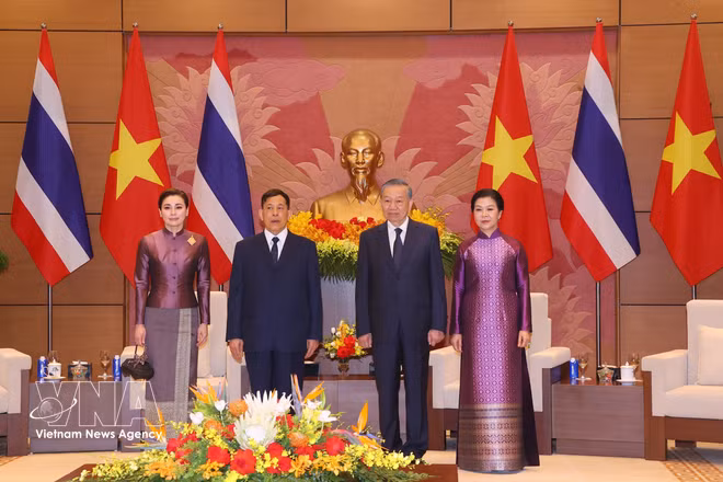 Cérémonie d'accueil du roi de Thaïlande. Photo: VNA
