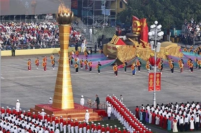 Une grande cérémonie marque le 80e anniversaire de la Révolution d'Août et de la Fête nationale