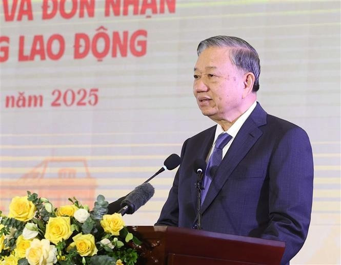 Le secrétaire général du Parti, Tô Lâm s'exprime lors de la célébration. Photo : VNA vna-potal-tong-bi-thu-du-le-ky-niem-80-nam-ngay-truyen-thong-toa-an-nhan-dan-8272909.jpg