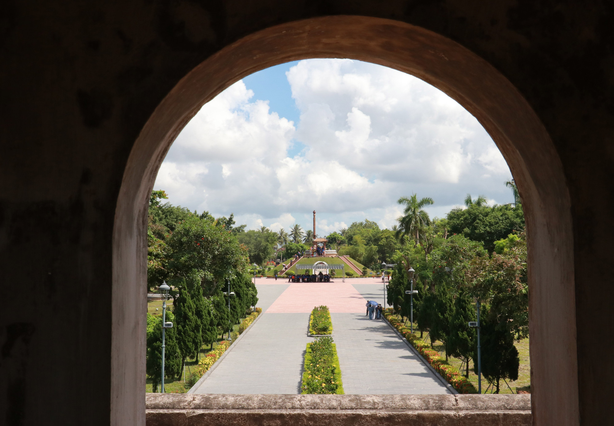 La lutte héroïque de 81 jours et nuits pour défendre la citadelle de Quang Tri constitue une épopée glorieuse de l’armée et des habitants de Quang Tri, ainsi que de tout le pays, dans l’histoire de la libération nationale. Photo : VNA anh-5.jpg
