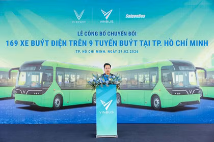 Ho Chi Minh-Ville accélère la transition verte avec 169 bus électriques mis en service