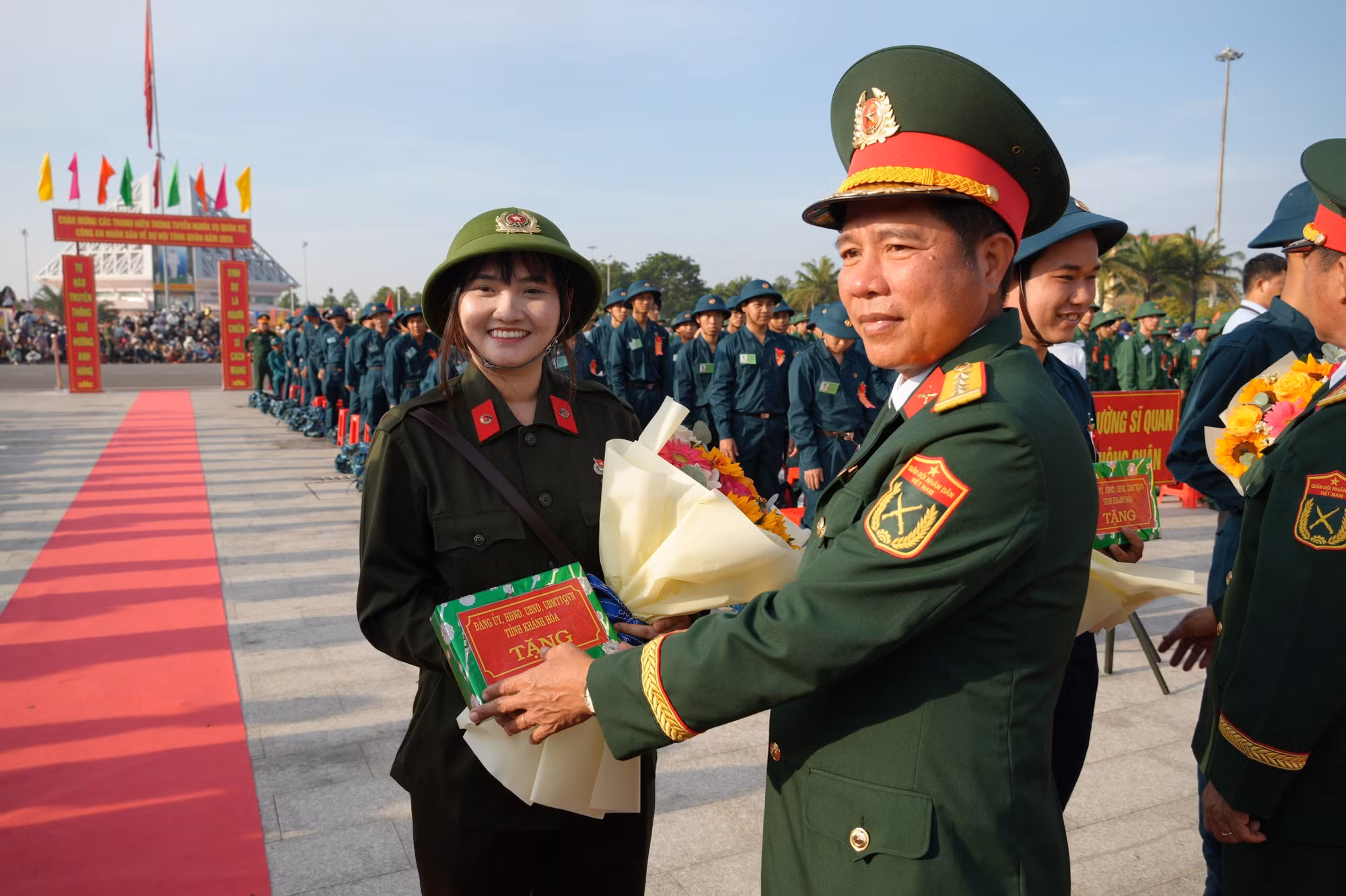 06-hon-3500-thanh-nien-khanh-hoa-len-duong-nhap-ngu-nam-2026-8619387.jpg
