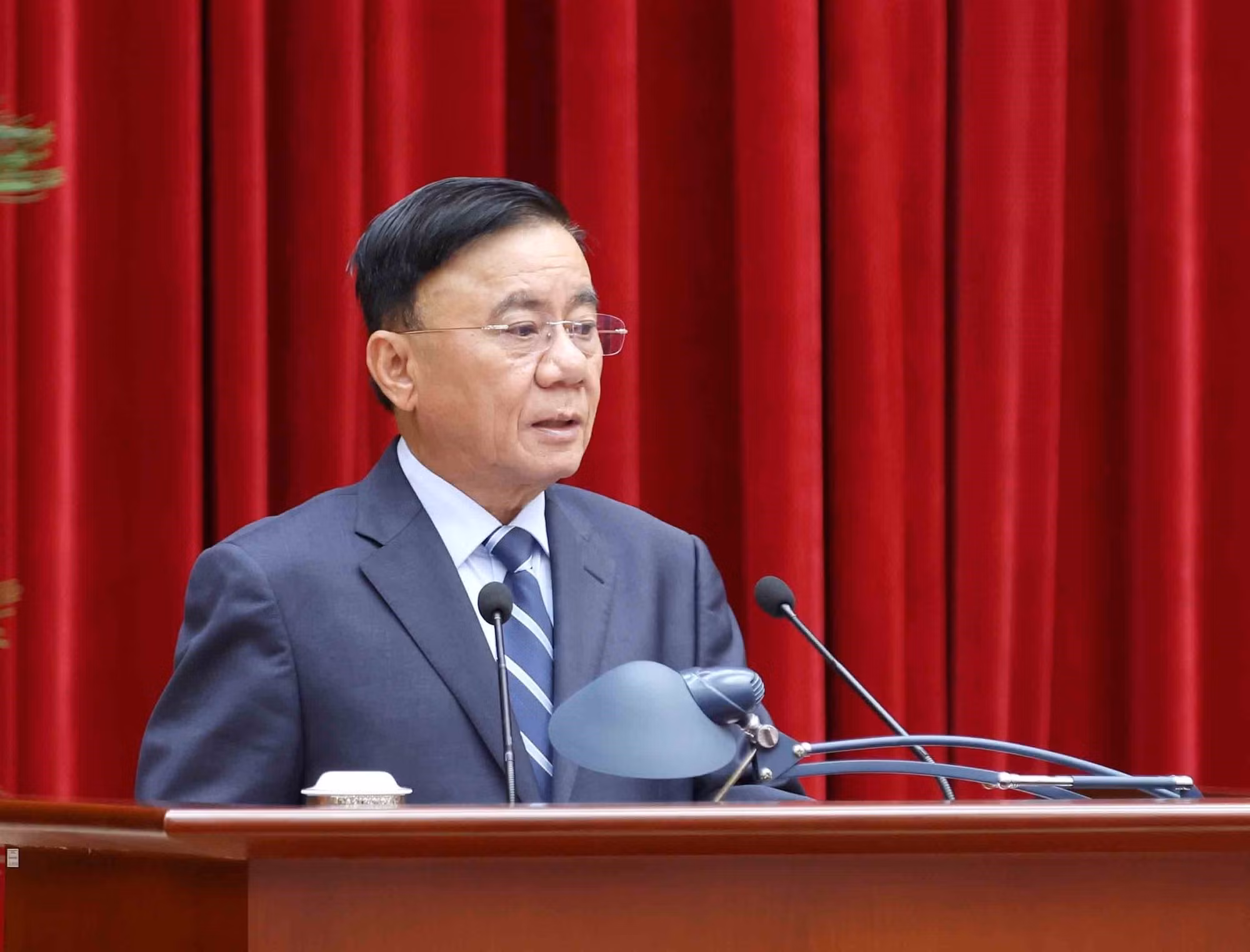 vna-potal-thuong-truc-ban-bi-thu-tran-cam-tu-du-hoi-nghi-toan-quoc-tong-ket-cong-tac-to-chuc-xay-dung-dang-nam-2025-8456831.jpg