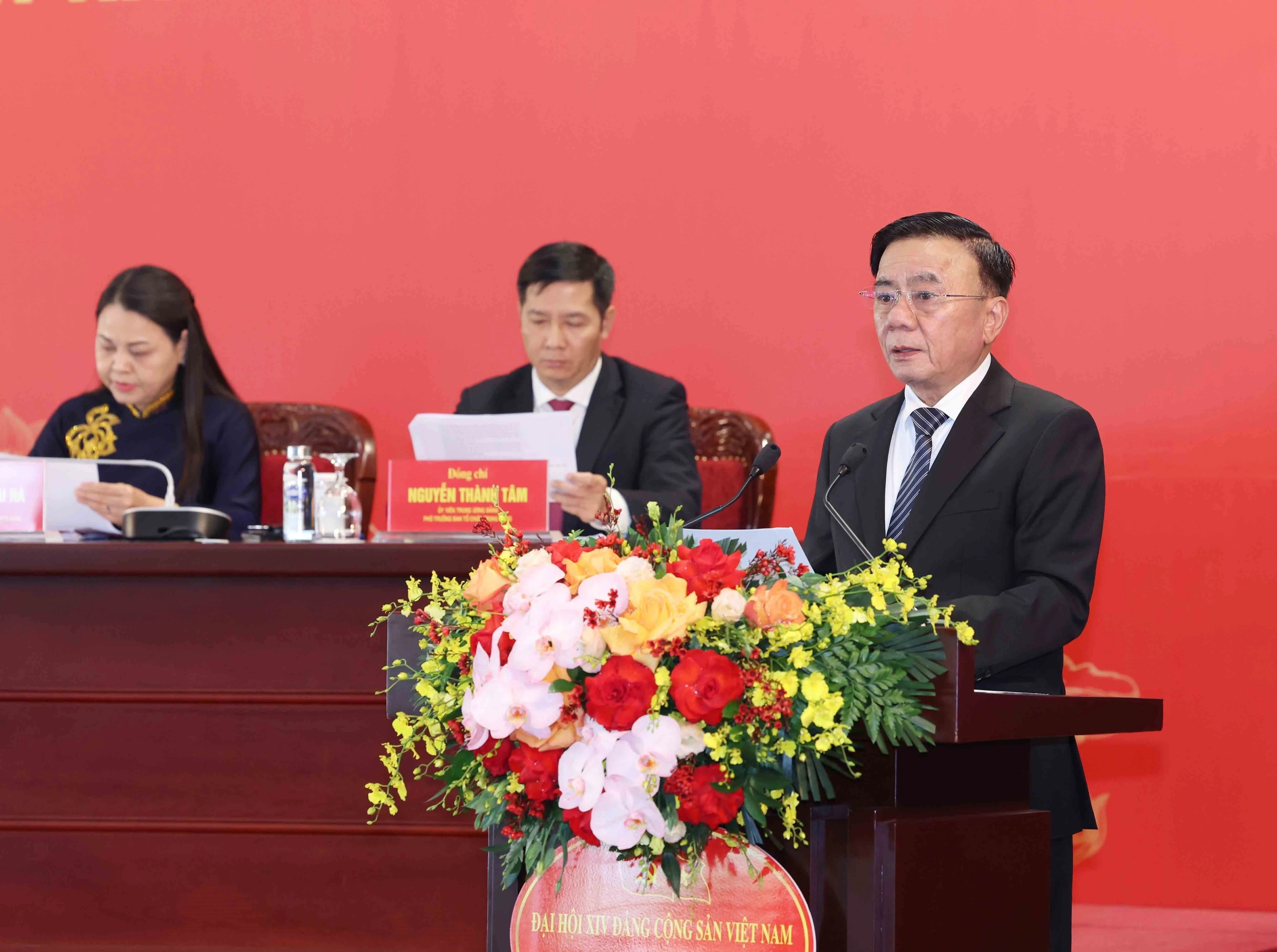 Permanent du Secrétariat du Comité central du Parti, Tran Cam Tu, prend la parole. Photo : VNA