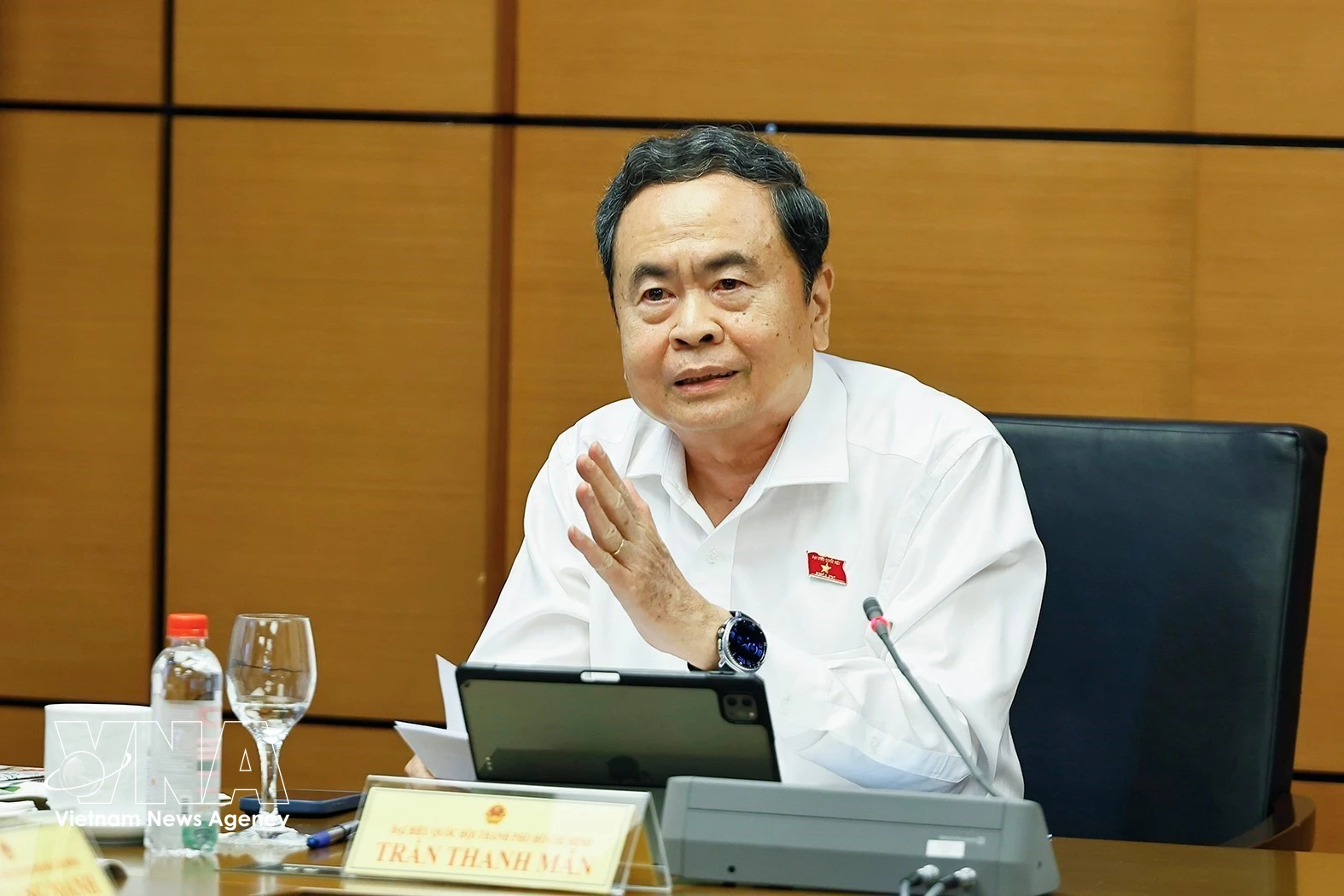 Le président de l’Assemblée nationale, Tran Thanh Man, prend la parole lors des discussions. Photo : VNA