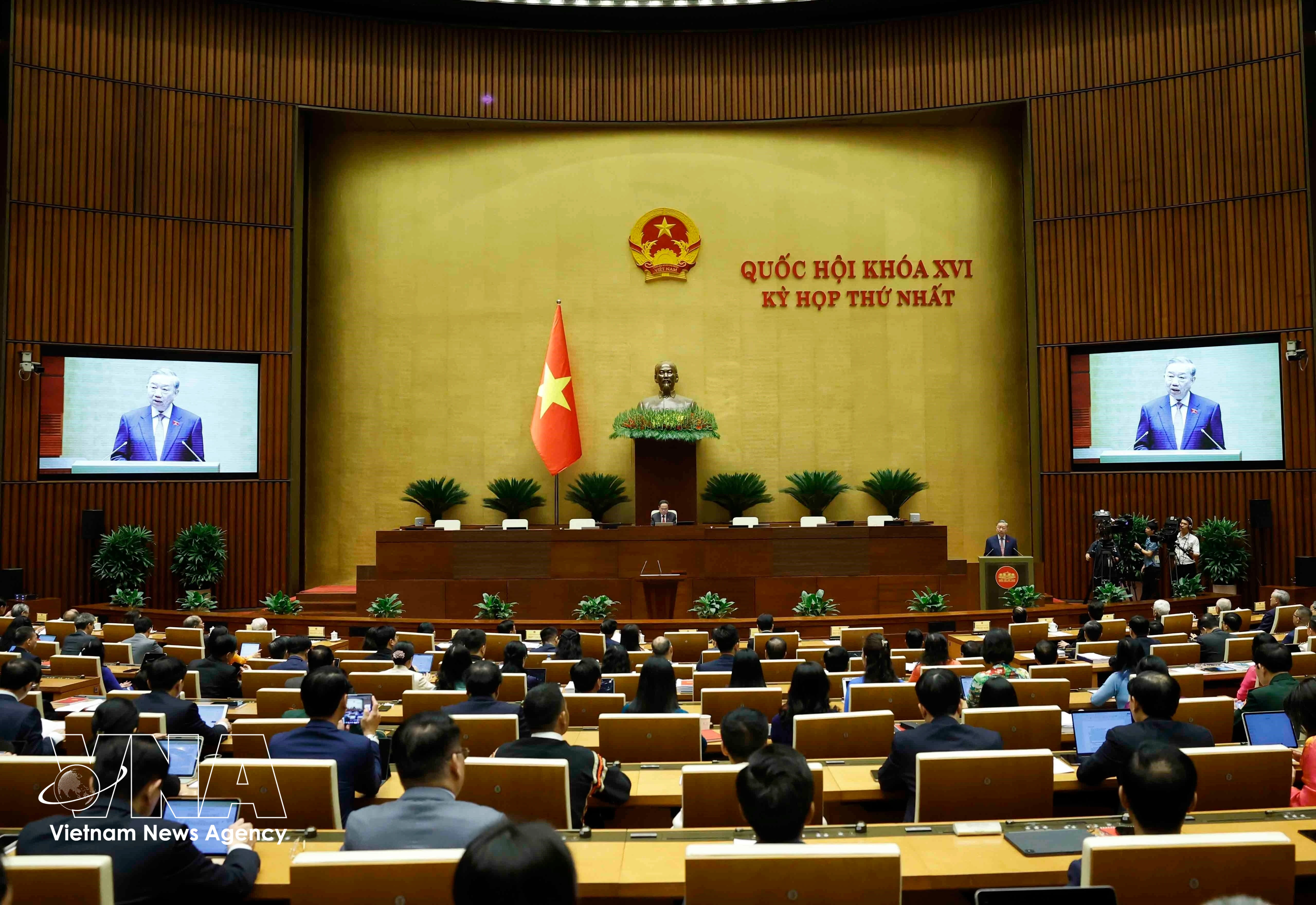 Le secrétaire général du Comité central du Parti communiste du Vietnam, To Lam, présente une allocution importante. Photo : VNA
