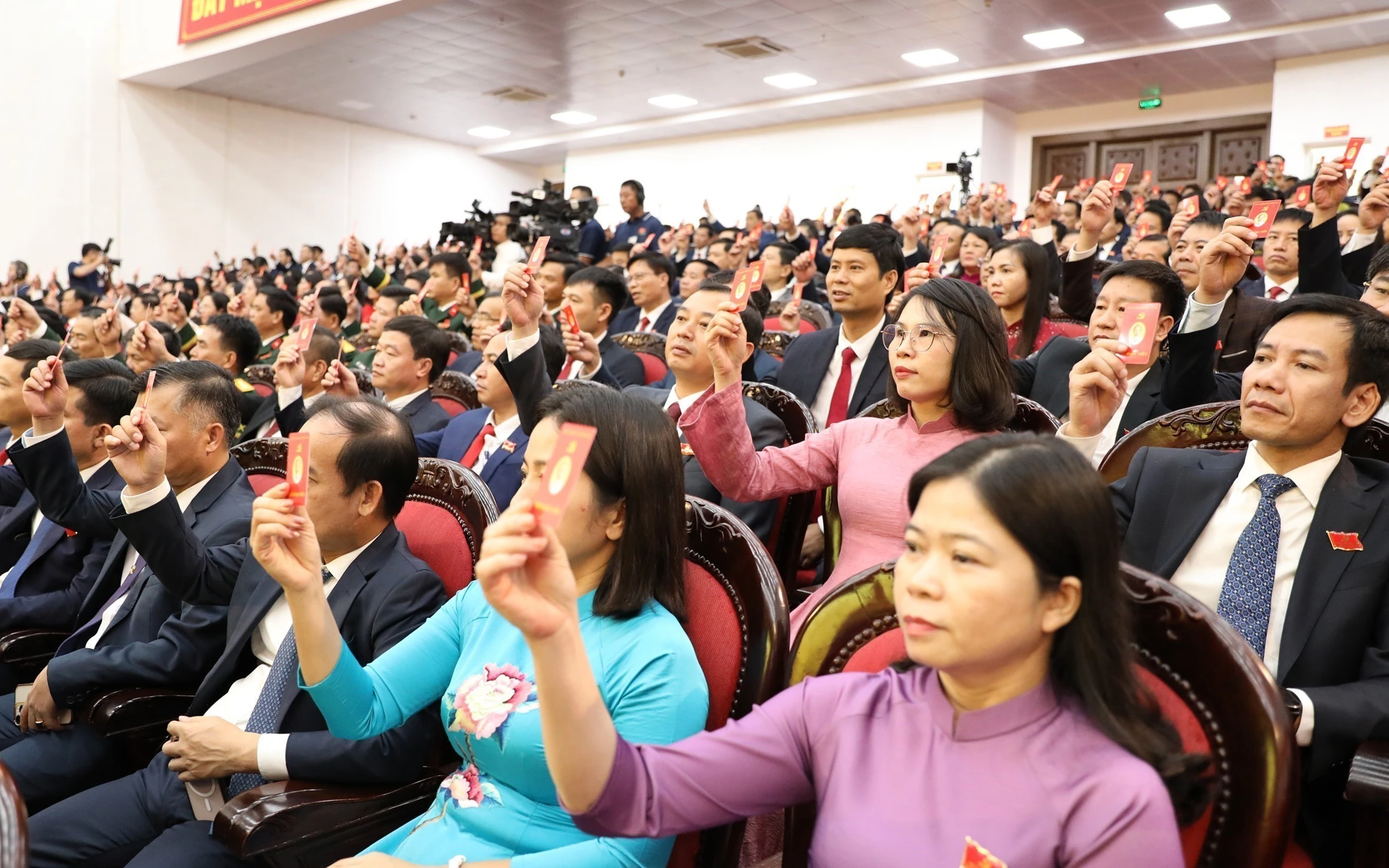 Les délégués lors du premier Congrès provincial du Parti de Ninh Binh pour la période 2025-2030, Photo : VNA